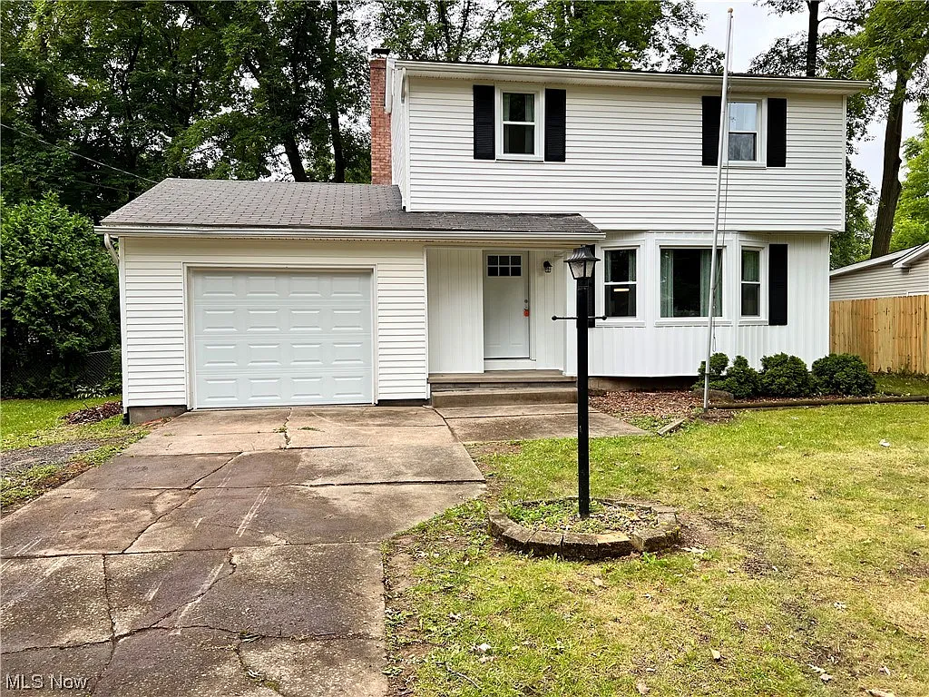 4289 Maureen Dr photo 1