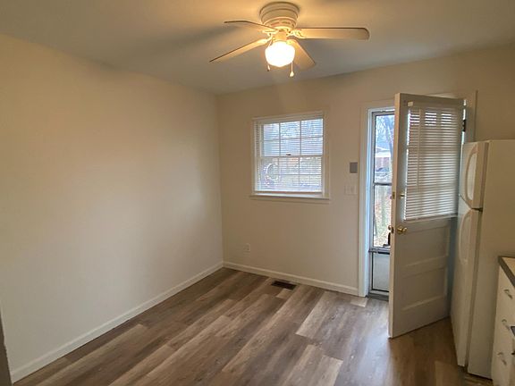 2nd image of 4304 Ravenwood Dr #A