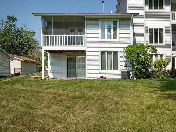 2nd image of 3041 Parkwild Dr