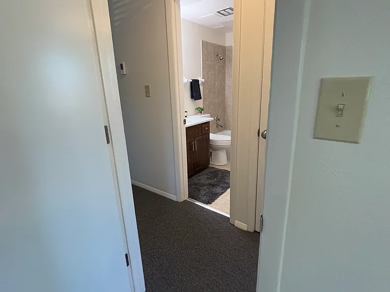 2727 S Sterling Ave #G — Photo 21