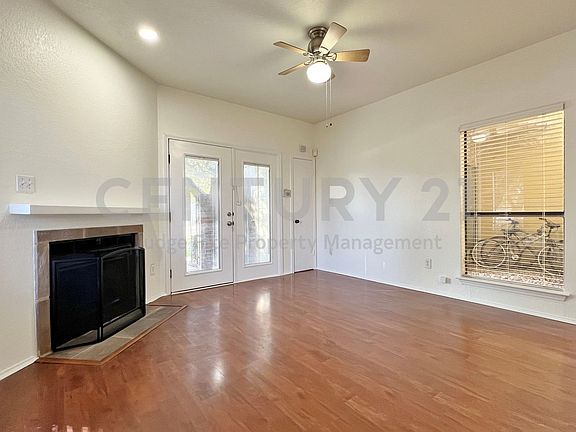 4th image of 3117 Sondra Dr APT 103