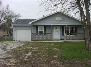 7031 E Illinois St, Saint Anne, IL 60964