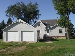 760 121st St, Luverne, MN 56156