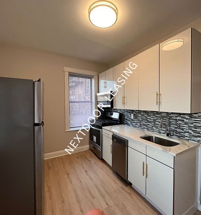 1st image of 400 52nd St #4AM