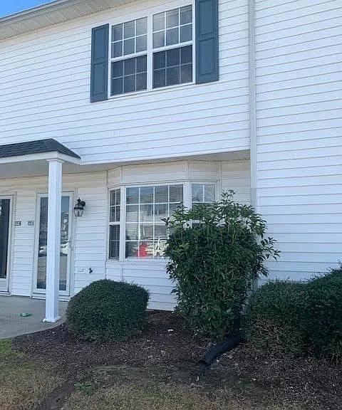 3955 Sterling Pointe Dr — Photo 1