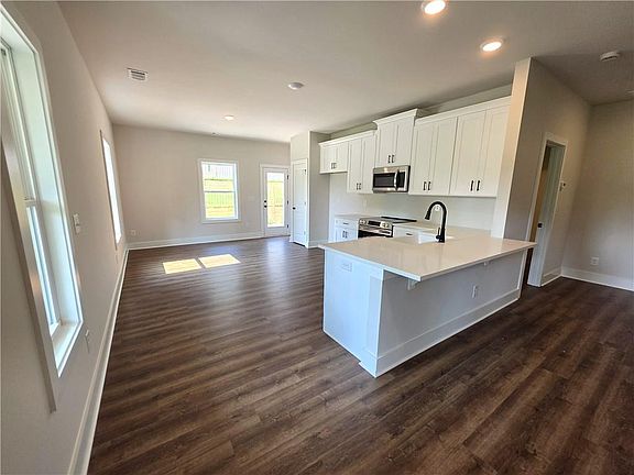 5th image of 372 Flemister Cir