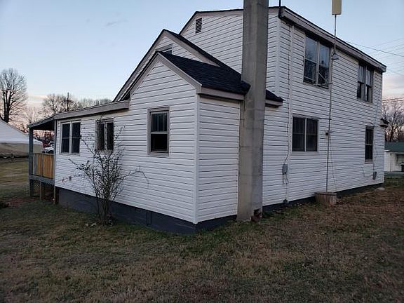 4th image of 2713 Clover Pl #2709