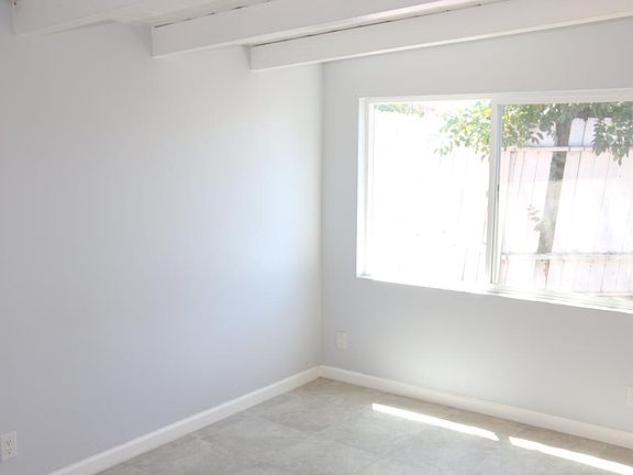5th image of 219 Lado De Loma Dr