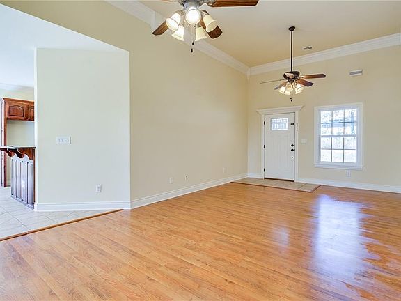 2nd image of 2 Grasmere Ln
