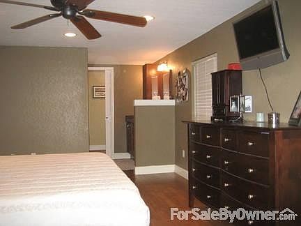 5th image of 15803 Country Lake Dr