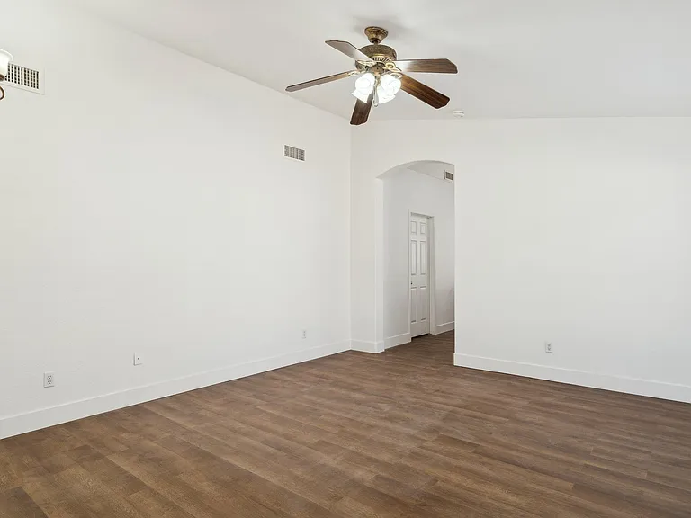 N San Benito Dr — Photo 19