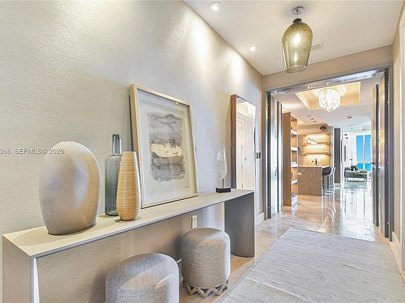 4th image of 100 S Pointe Dr APT 2806