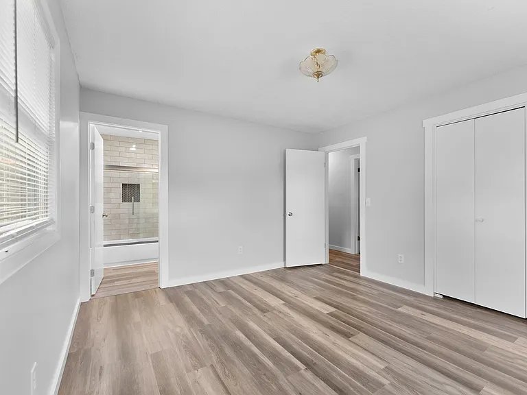 433 S Troy Ave — Photo 14