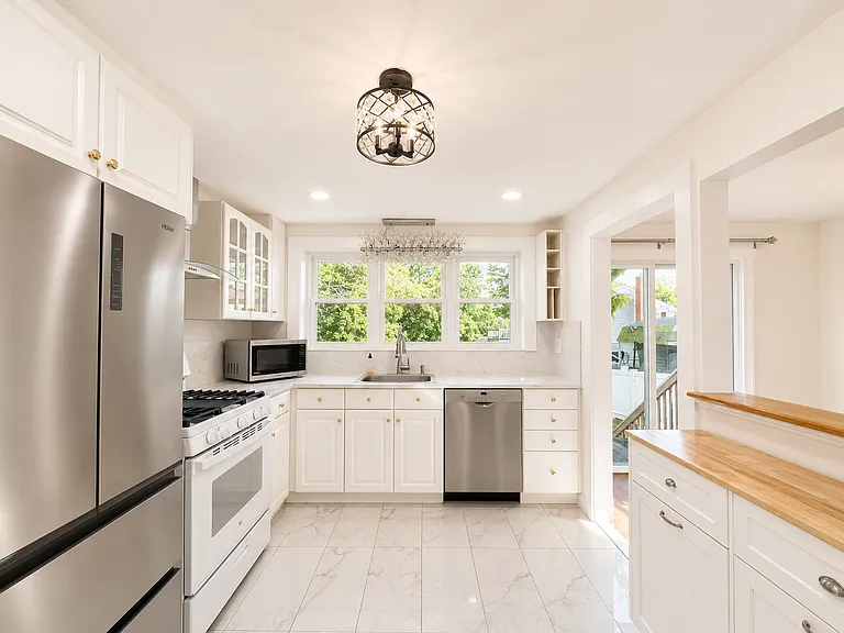 66 Harrison Ave — Photo 10