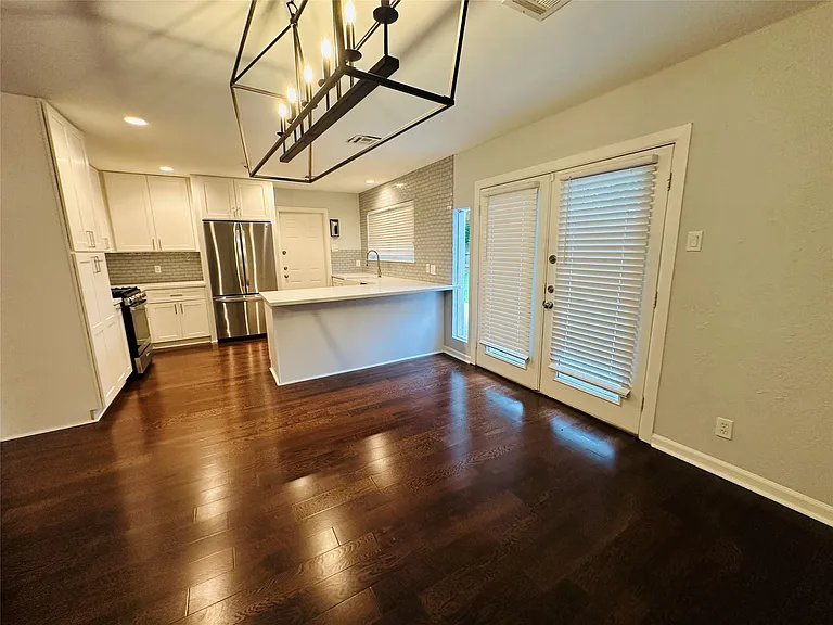 9758 Cedardale Dr — Photo 10