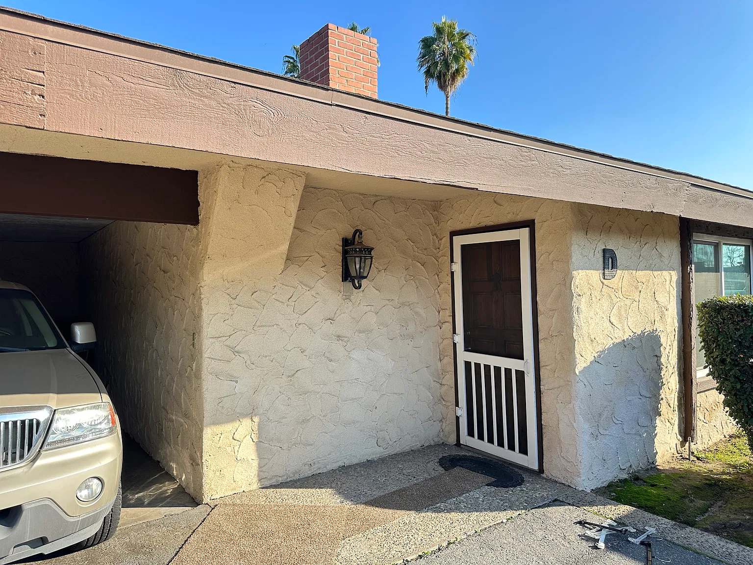 2 bed, 1055 sqft, $1,600 — Photo 3