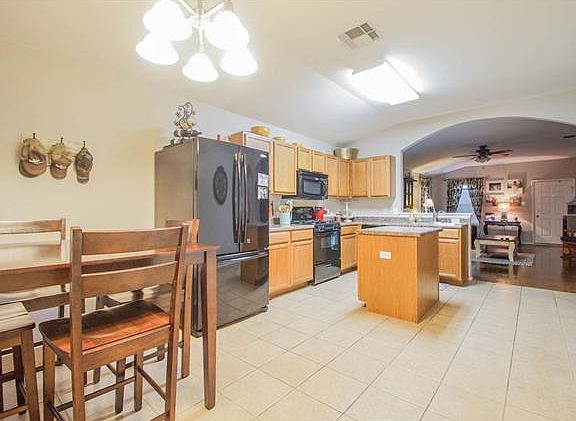 5th image of 245 Feathergrass Dr