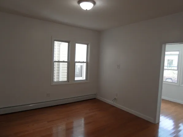 6110 84th St, Flushing, NY 11379