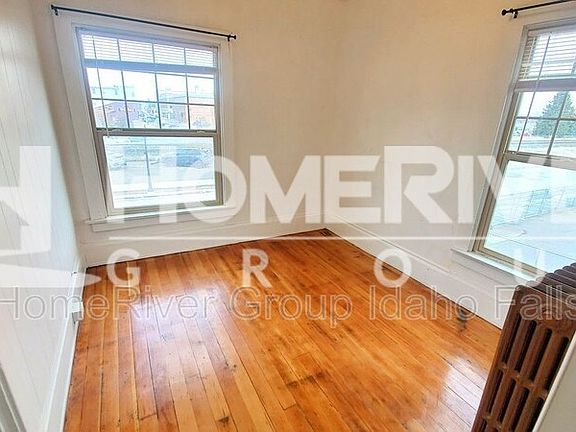 3rd image of 400 N Eastern Ave #3