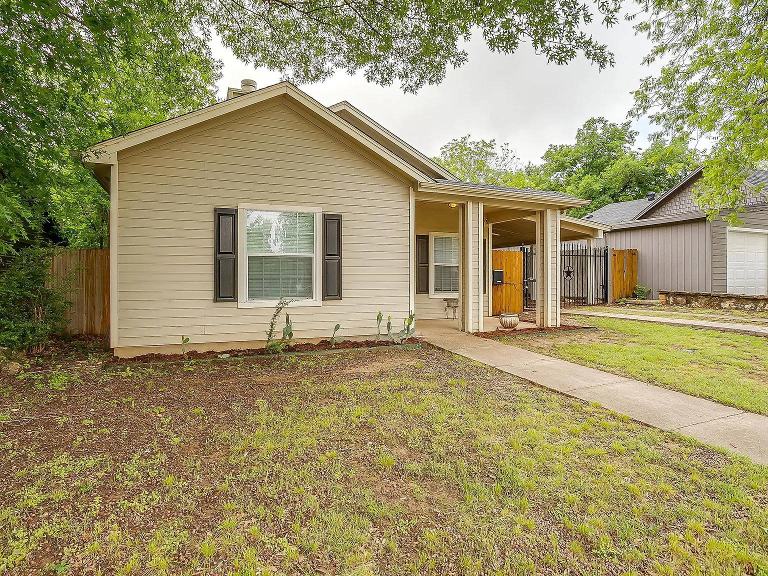 3 bed, 1196 sqft, $2,650 — Photo 3