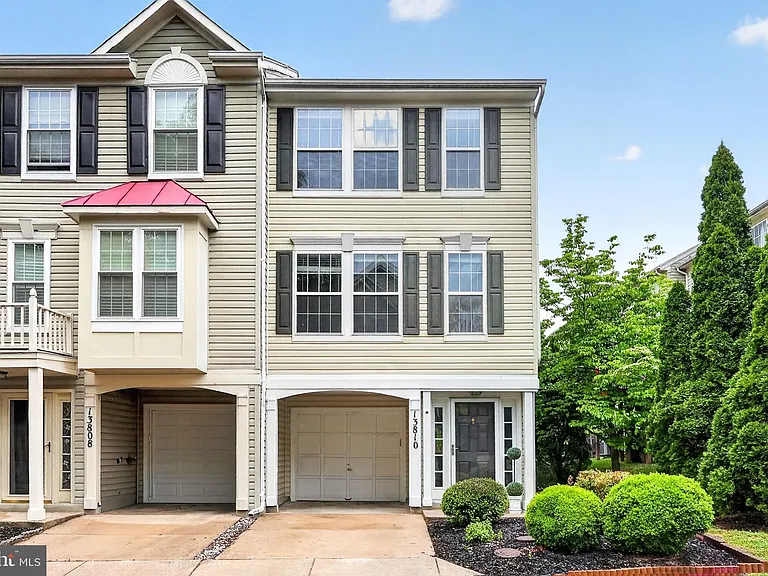 13810 Fareham Ln — Photo 27