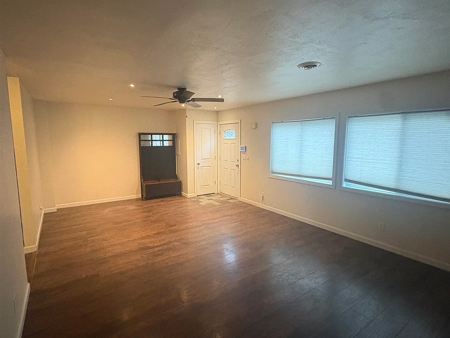 3 bed, 2.5 bath, $3,300 — Photo 3
