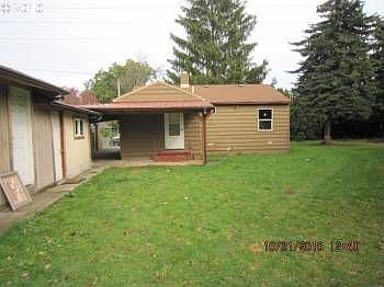 2nd image of 9762 SE Woodstock Blvd