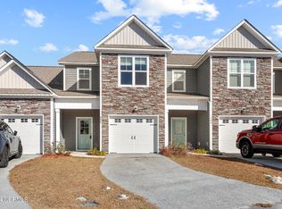 406 Guppy Loop Rd, Sneads Ferry, NC 28460