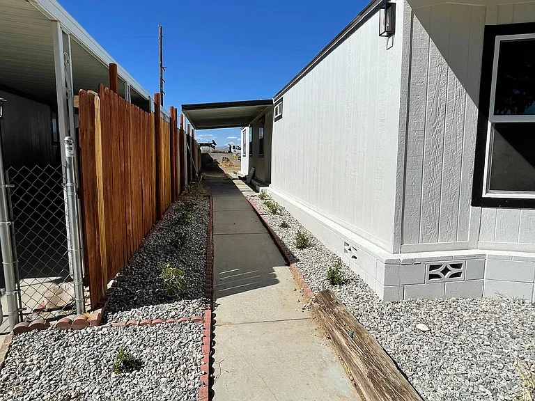 4568 W Rosamond Blvd #10 — Photo 15