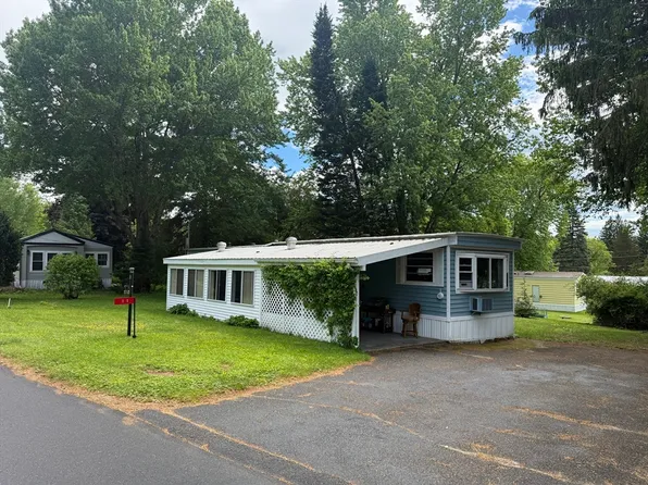 11 Willow Cir, Brimfield, MA 01010
