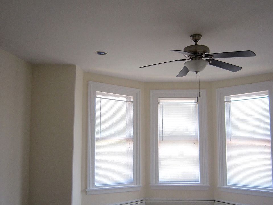 1st image of 809 N Van Buren St APT 2