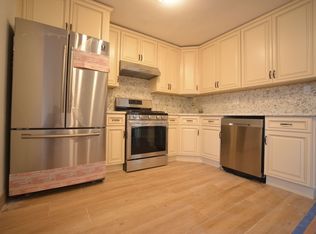 30-50 72nd St #3R, East Elmhurst, NY 11370