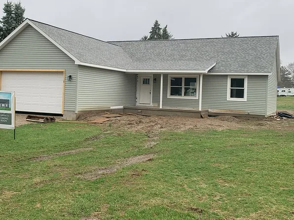 81 Elwood St, Tiffin, OH 44883