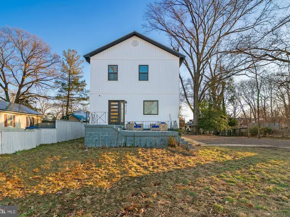 9125 Fowler Ln, Lanham, MD 20706