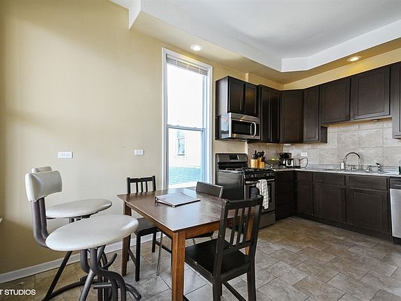 4th image of 1138 W Addison St #2