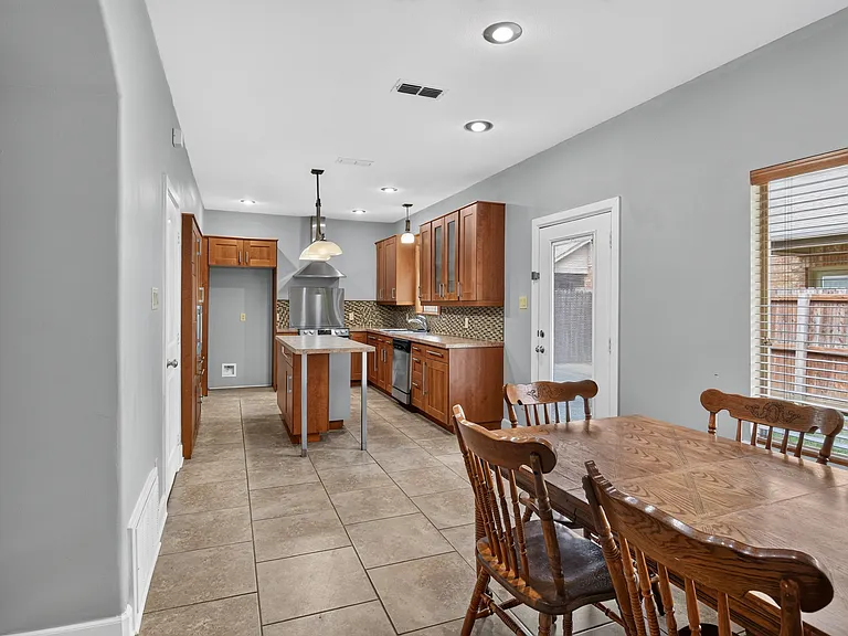 904 Solaris Pl — Photo 9