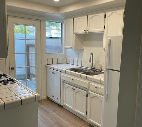 3rd image of 1020 Opal St APT 3
