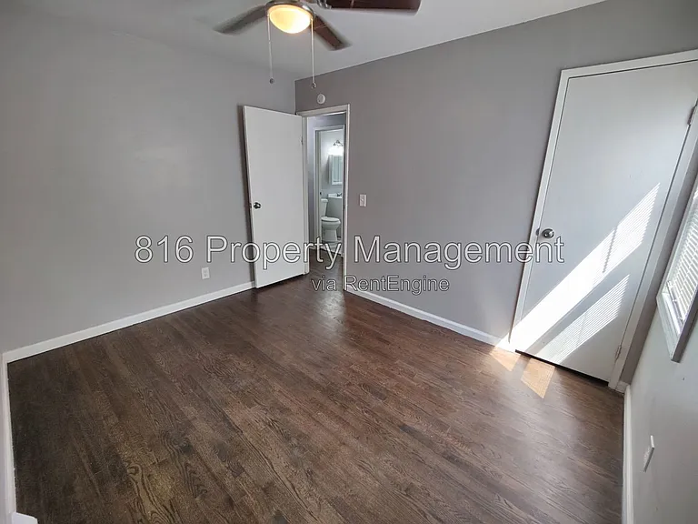 7941 NE San Rafael Dr — Photo 16