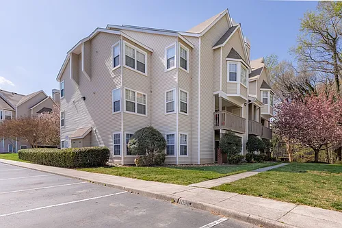 109 Stratford Dr #H Photo 1