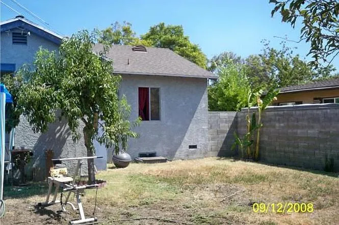 1775 Bonnie Brae St — Photo 29