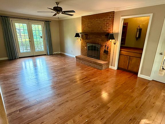 4th image of 10195 Tiburon Dr