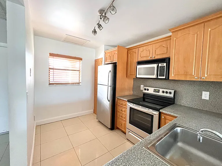 860 NE 207th Ter #8-204 — Photo 12