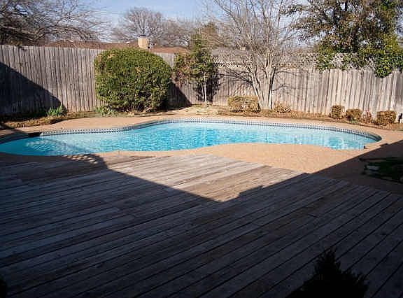 4th image of 705 Cypress Dr