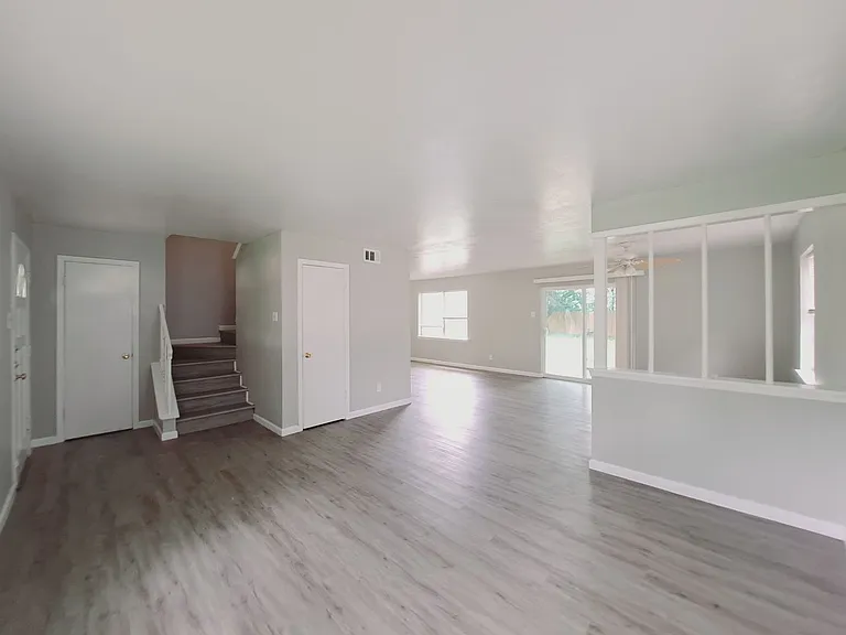 633 Rutgers Dr — Photo 3