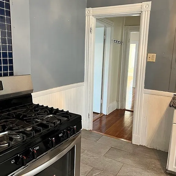 42 Barry St #2 — Photo 10