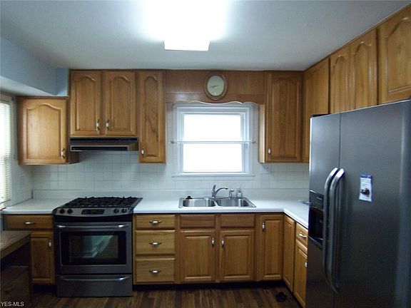 4th image of 1325 Lakeview Ave