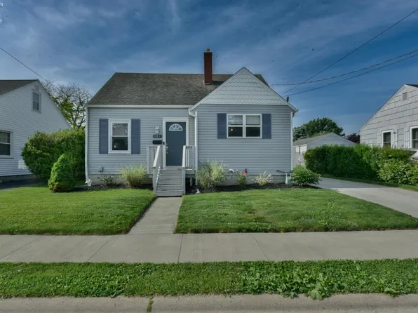 121 Alice St, Pt Clinton, OH 43452
