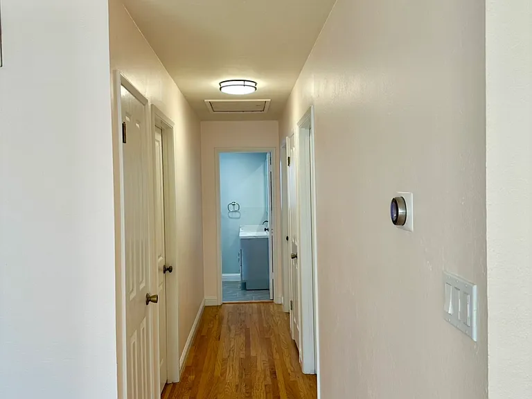 974 Leighton Way — Photo 5