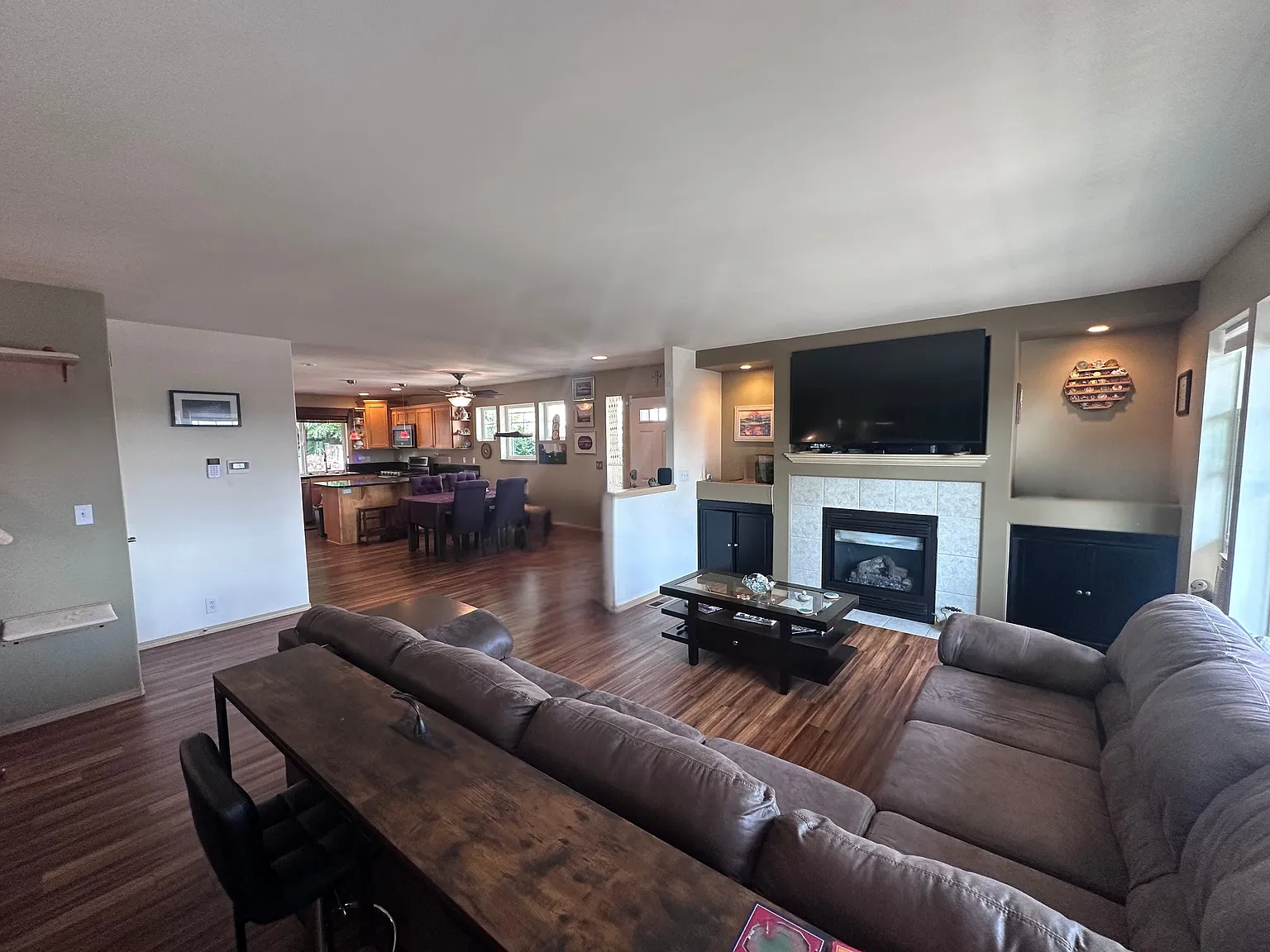 3 bed, 2.5 bath, 2050 sqft, $2,700 — Photo 3