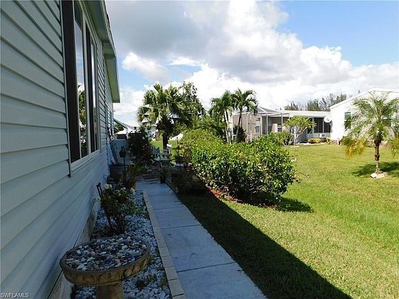 3rd image of 10482 Winchester Ct